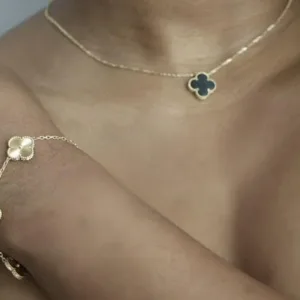 Van Cleef Neckchain & Bracelet